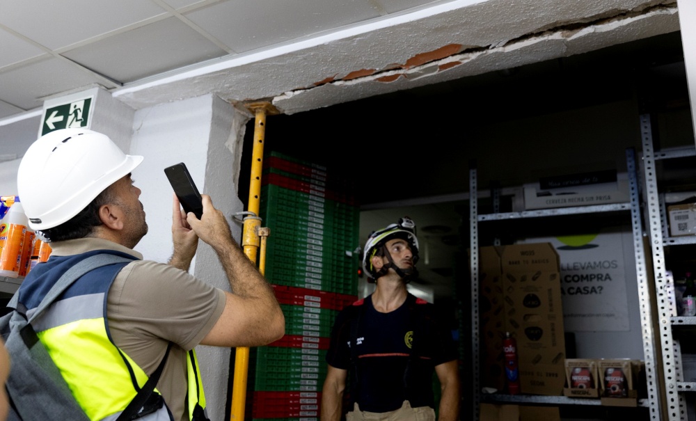 REHABILITA CON �XITO - Arquitectos t�cnicos y bomberos inspeccionan miles de incidencias tras los terremotos de Granada
